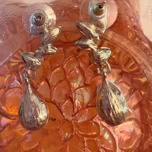 Elegant Navy Blue Teardrop Earrings - Picture 4 of 4